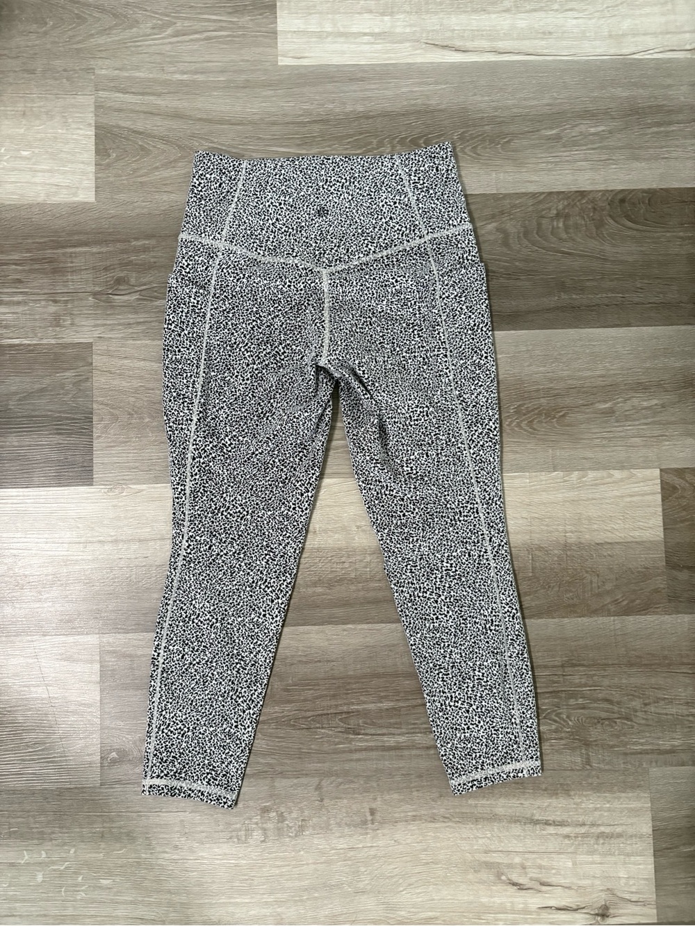 Athleta High-Waist Black & White Printed Leggings - Picture 6 of 9